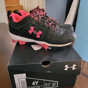 Girls softball/baseball cleats